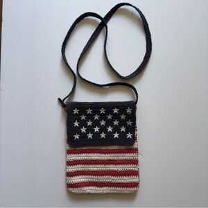 Knit American Flag themed zippered crossbody purse by Carlo D’Santi | PNK